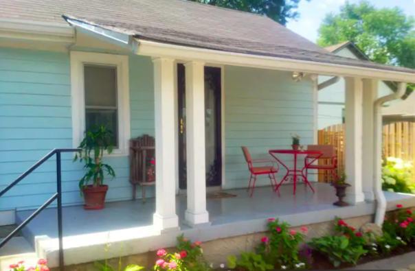 Peaceful Private Cottage, Walk To Park & 5 Mins To Downtown Guest house *